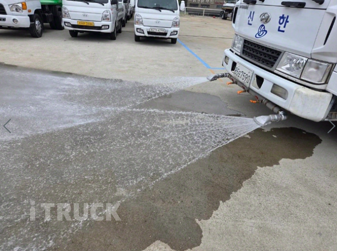 현대 살수차 메가트럭 스텐탱크 7,500L 수동 11