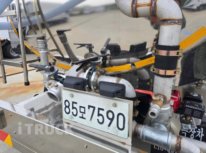 현대 살수차 메가트럭 스텐탱크 7,500L 수동 9