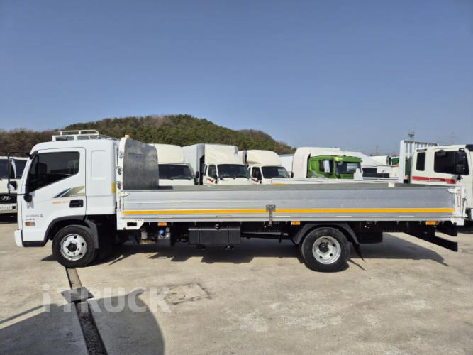 현대 올뉴마이티 3.5톤 광폭 카고 슈퍼캡 초장축 1