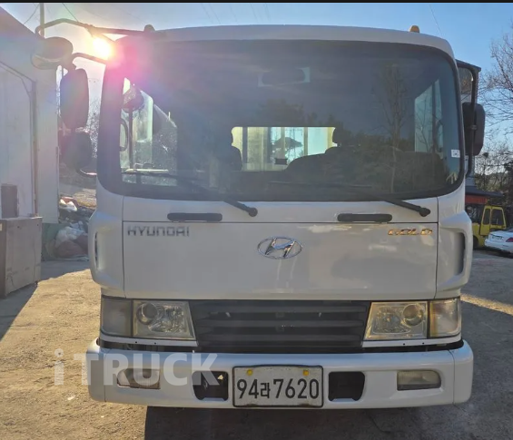 현대 메가트럭 235 단바리 카고 4.5톤 수동 1