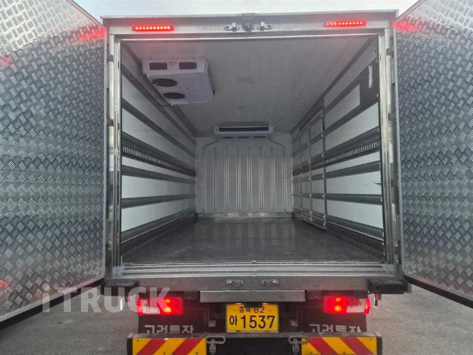 타타대우 더쎈 3.5톤 광폭 냉동탑 투냉 4