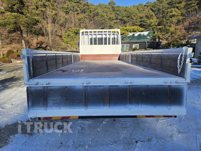 현대 메가트럭 250 단바리 카고 4.5톤 수동 3