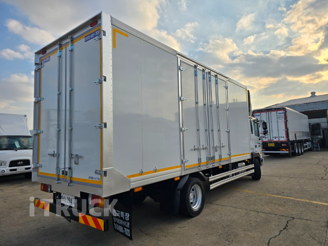 현대 메가트럭 280 단바리 익스하이탑 5.2톤 수동 2