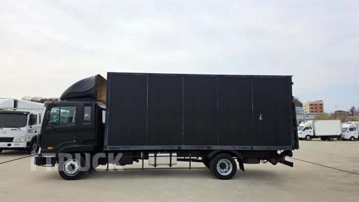 현대 메가트럭 250 단바리 익스하이탑 4.5톤 오토 3