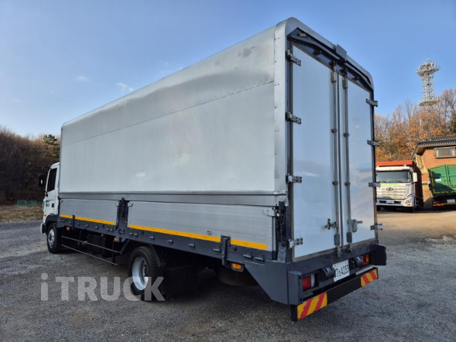 현대 메가트럭 250 단바리 윙바디 4.5톤 수동 3