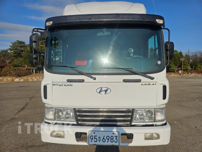 현대 메가트럭 250 단바리 윙바디 4.5톤 수동 1
