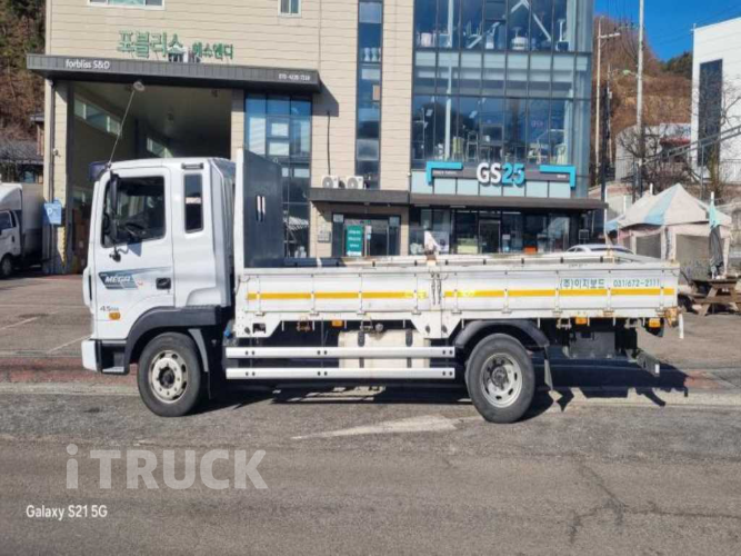 현대 메가트럭 280 단바리 카고 4.5톤 수동 3