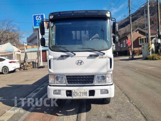 현대 메가트럭 280 단바리 카고 4.5톤 수동 1