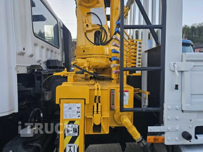 현대 카고크레인 수산 메가트럭 7.5톤 9