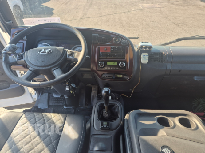 현대 메가트럭 250 단바리 카고 4.5톤 수동 12