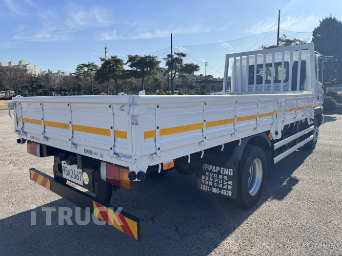 현대 메가트럭 250 단바리 카고 5톤 수동 3