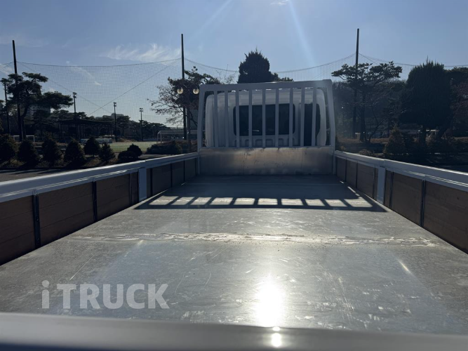 현대 메가트럭 250 단바리 카고 5톤 수동 4