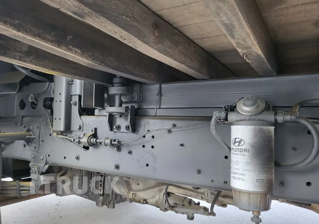 현대 메가트럭 250 앞축 카고 4.5톤 수동 9