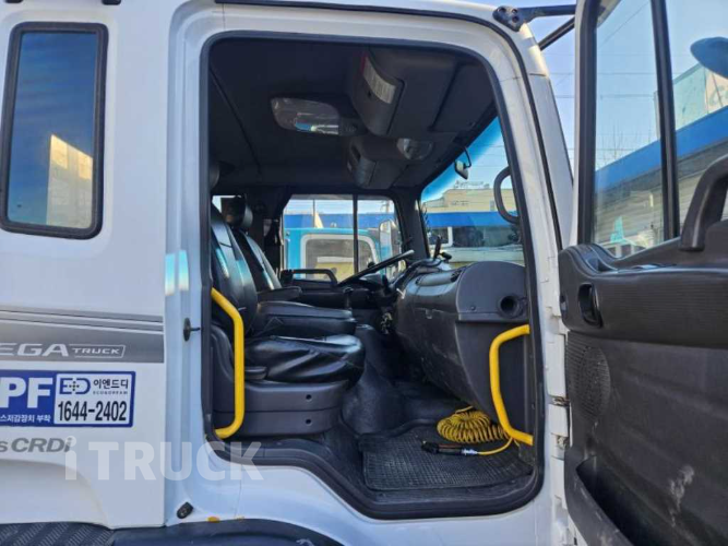 현대 메가트럭 235 단바리 카고 5톤 수동 10