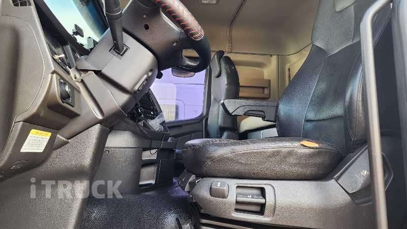 현대 엑시언트 520 앞축 카고 25톤 오토 8