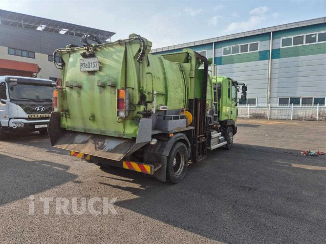 현대 음식물차 메가트럭 5톤 덤프식 배출 3