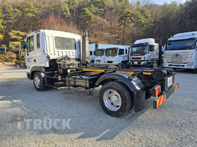 현대 메가트럭 암롤 250 5톤 수동 단바리 4