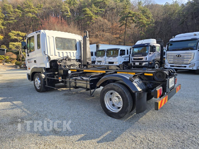 현대 메가트럭 암롤 250 5톤 수동 단바리 4