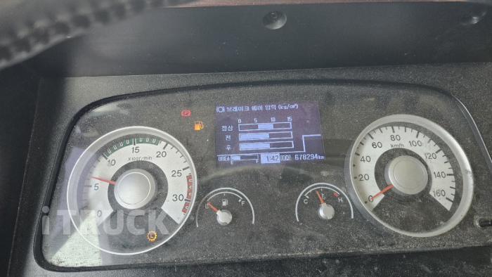 현대 메가트럭 와이드캡 300 후축 냉장윙 10.1톤 수동 8