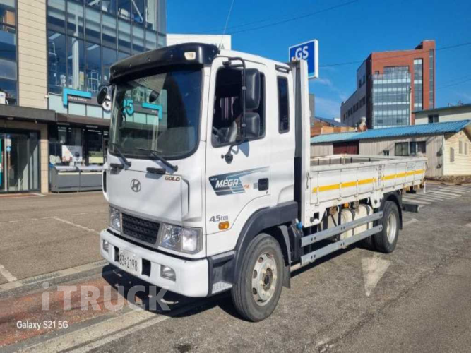 현대 메가트럭 280 단바리 카고 4.5톤 수동 1