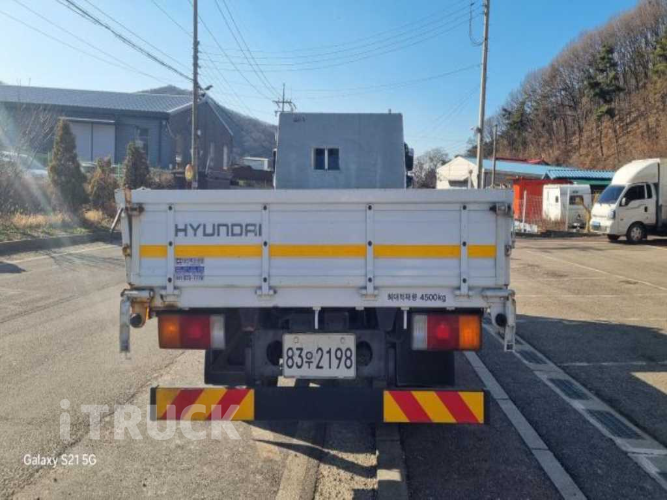 현대 메가트럭 280 단바리 카고 4.5톤 수동 3