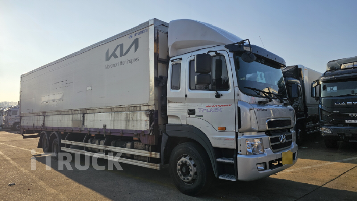 현대 메가트럭 와이드캡 300 후축 냉장윙 10.1톤 수동 2