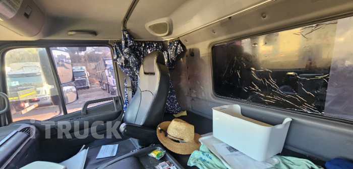 현대 메가트럭 와이드캡 300 후축 냉장윙 10.1톤 수동 11