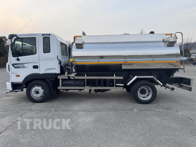 현대 살수차 메가트럭 스텐탱크 8,000L 수동 8