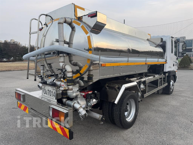 현대 살수차 메가트럭 스텐탱크 8,000L 수동 5