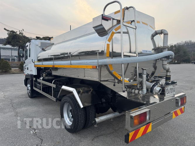 현대 살수차 메가트럭 스텐탱크 8,000L 수동 7