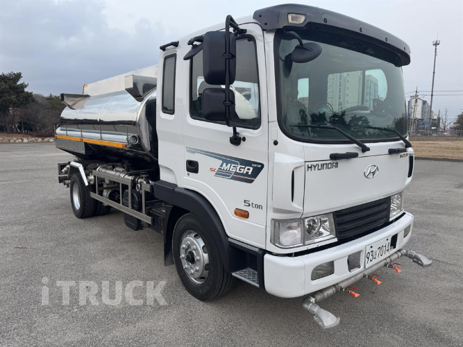 현대 살수차 메가트럭 스텐탱크 8,000L 수동 2