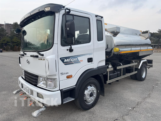 현대 살수차 메가트럭 스텐탱크 8,000L 수동 1
