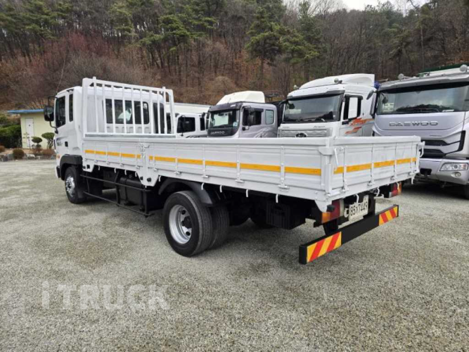 현대 메가트럭 250 단바리 카고 4.5톤 수동 3