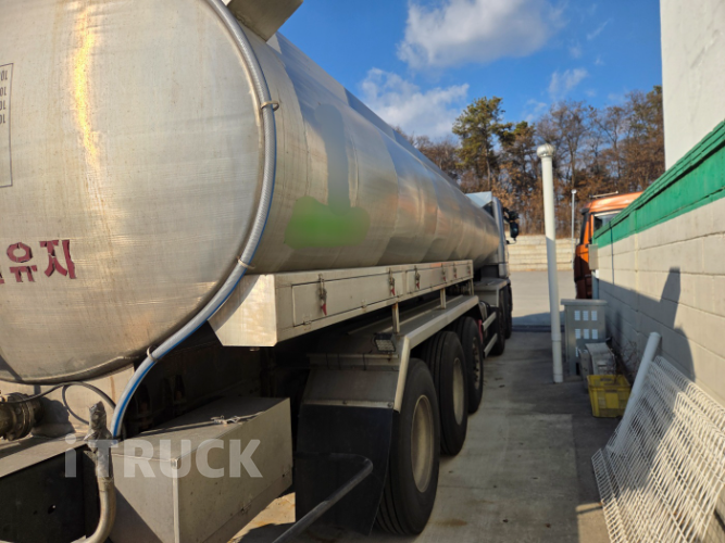 타타대우 탱크로리 프리마 스텐탱크 27,000L 오토 리타더 1