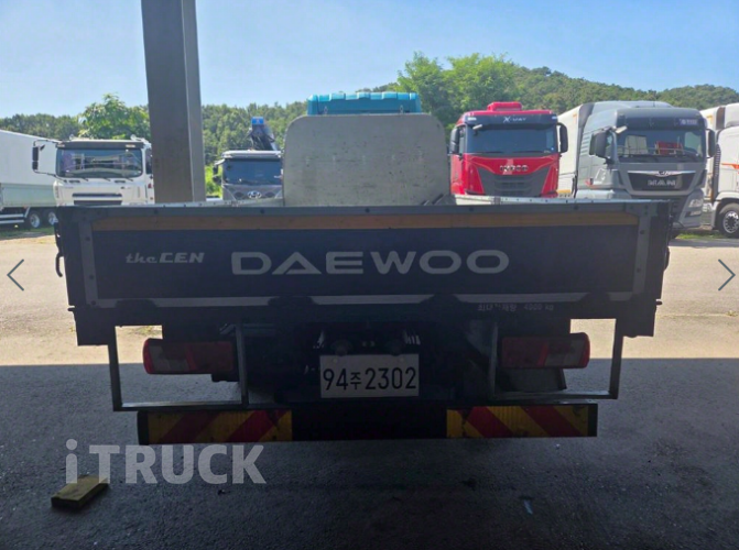 타타대우 더쎈 3.5톤 광폭 카고 슬리퍼캡(더블캡, 크루캡) 4