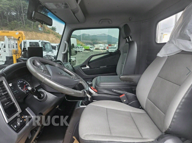 현대 올뉴마이티 3.5톤 카고 슈퍼캡 11