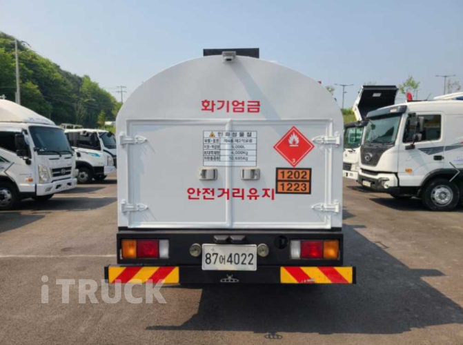 현대 탱크로리 메가트럭 5,000L 수동 6