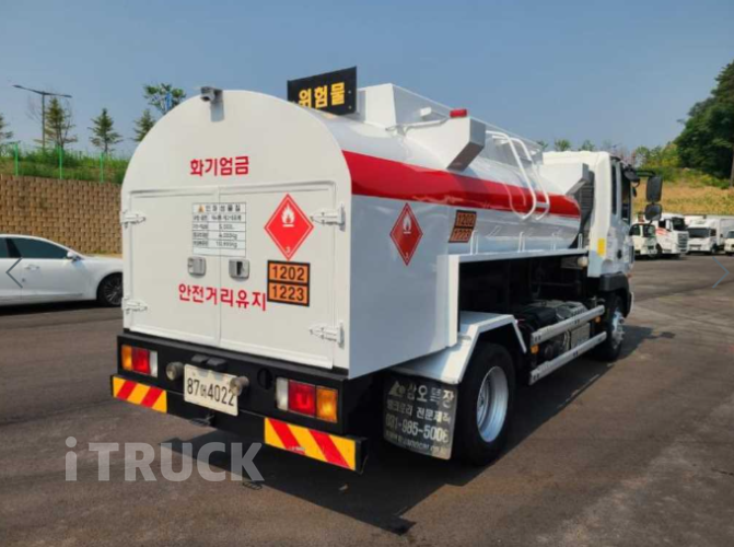 현대 탱크로리 메가트럭 5,000L 수동 4