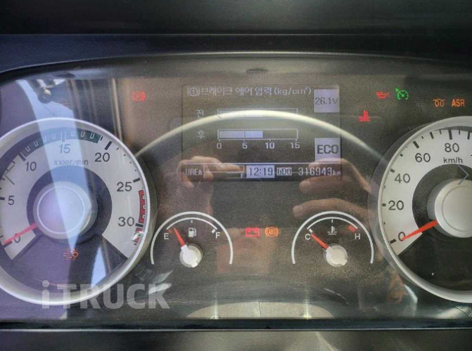 현대 탱크로리 메가트럭 5,000L 수동 13