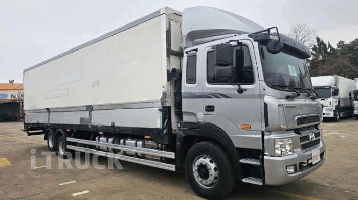 현대 메가트럭 와이드캡 300 후축 냉장윙 10.1톤 수동 - 중고 트럭 매물 이미지