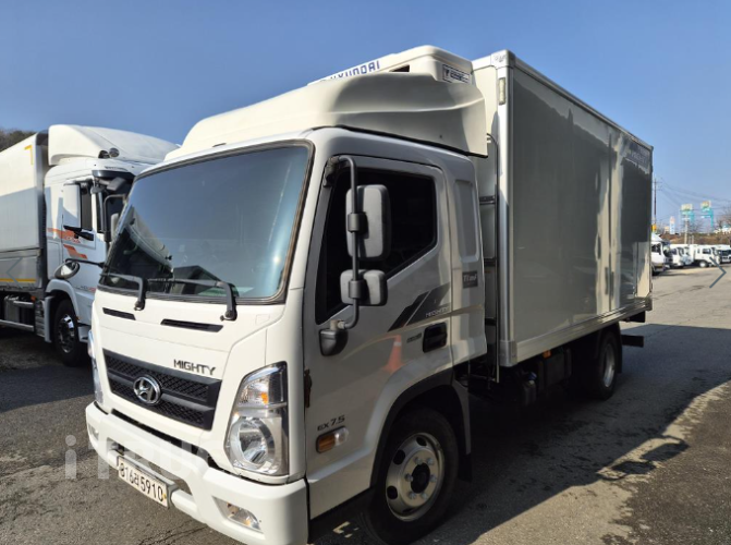 현대 올뉴마이티 2.5톤 냉동탑 - 중고 트럭 매물 이미지