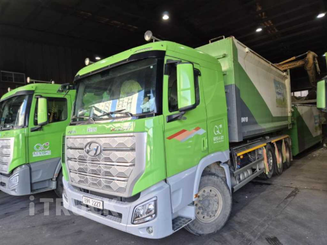 현대 엑시언트 암롤 540 25톤 오토 앞축 - 중고 트럭 매물 이미지