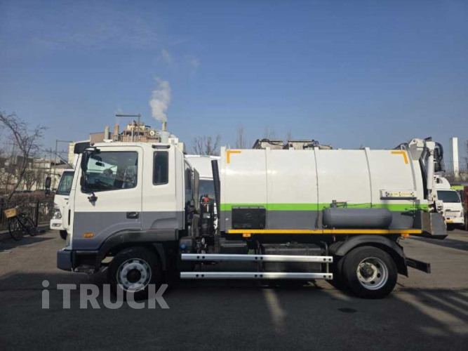 현대 음식물차 메가트럭 5톤 덤프식 배출 - 중고 트럭 매물 이미지