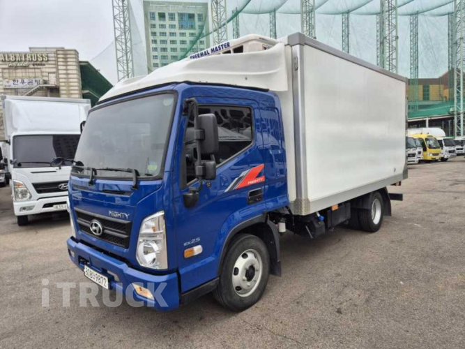 현대 올뉴마이티 2.5톤 냉동탑 - 중고 트럭 매물 이미지