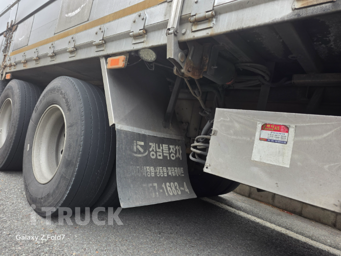 현대 트라고엑시언트 520 앞축 상승윙바디 25톤 오토 - 중고 트럭 매물 이미지