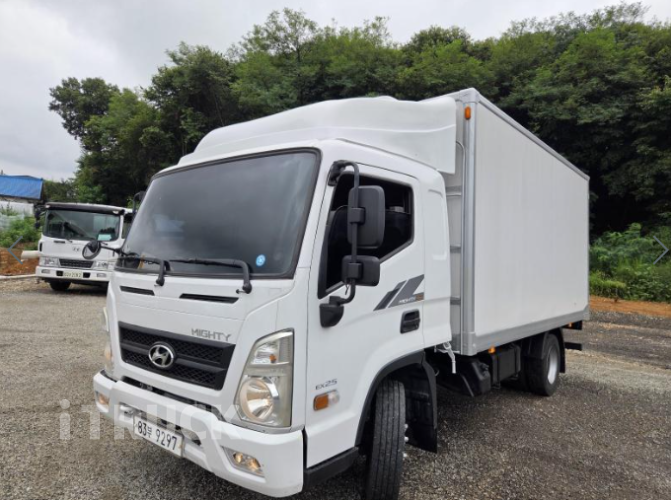 현대 올뉴마이티 2.5톤 냉동탑 - 중고 트럭 매물 이미지