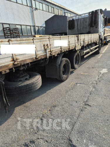 현대 메가트럭 와이드캡 300 앞축 카고 5톤 수동 - 중고 트럭 매물 이미지