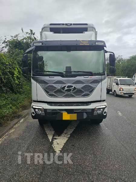 현대 파비스 325 후축 냉동 컨테이너탑 13.5톤 오토 - 중고 트럭 매물 이미지