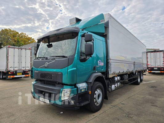 볼보 FE 350 후축 윙바디 4.5톤 오토 - 중고 트럭 매물 이미지