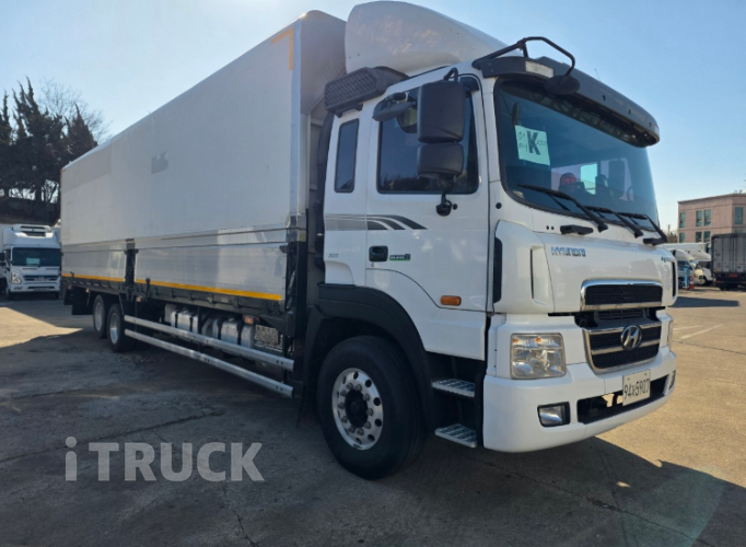 현대 메가트럭 와이드캡 300 후축 냉장윙 6.5톤 수동 - 중고 트럭 매물 이미지